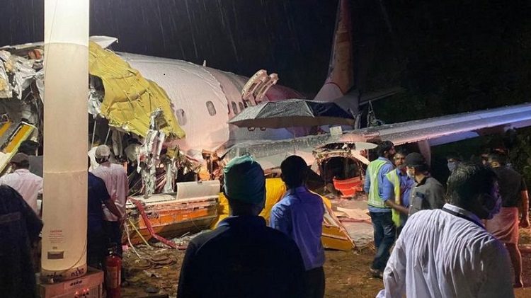Plane crash #paperslife