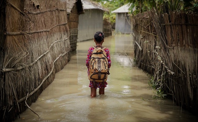 জলবায়ু পরিবর্তনে মারাত্মক ঝুঁকিতে বিশ্বের ১০০ কোটি শিশু