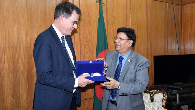 বাংলাদেশে বিএমডব্লিউ উৎপাদনের প্রস্তাব পররাষ্ট্রমন্ত্রীর