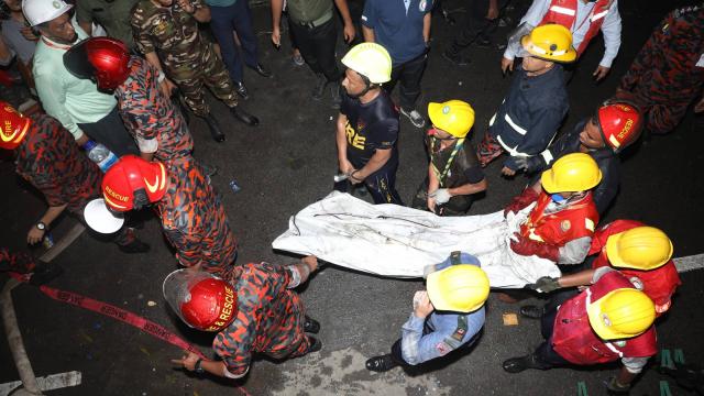 এফআর টাওয়ারের অগ্নিকাণ্ডে মৃতের সংখ্যা বেড়ে ২৫