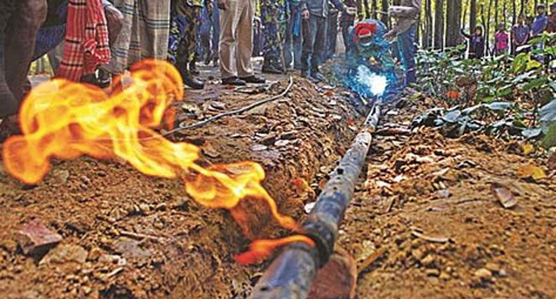 রাজধানীর উত্তরায় গ্যাস লাইন বিস্ফোরণ