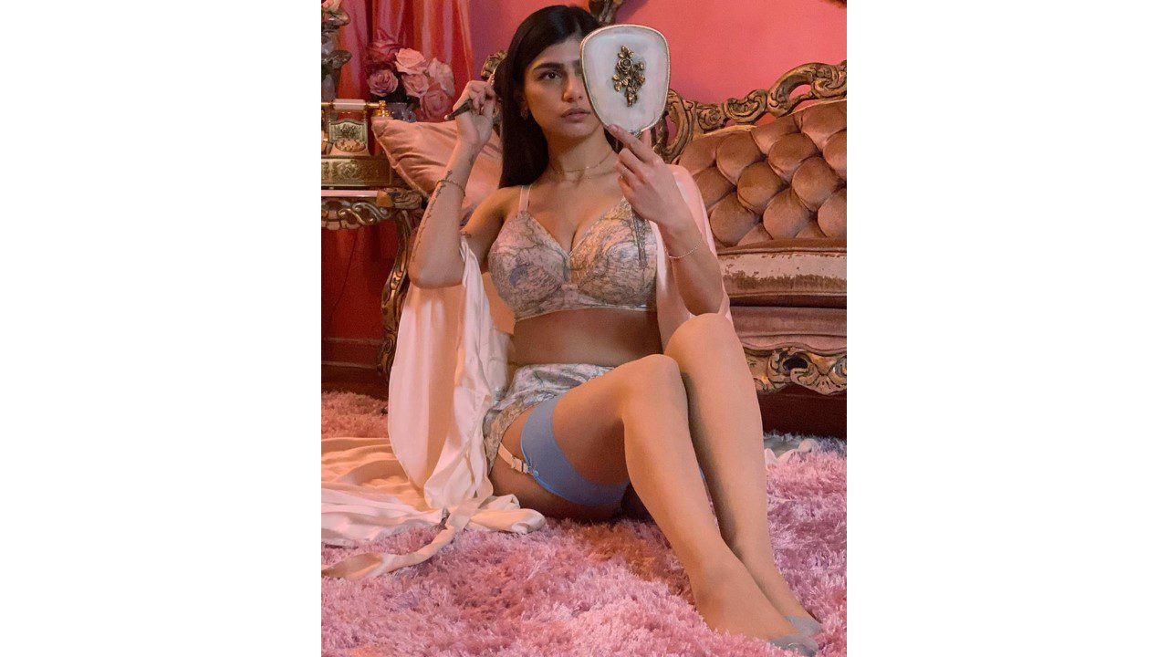 miakhalifa#paperslife